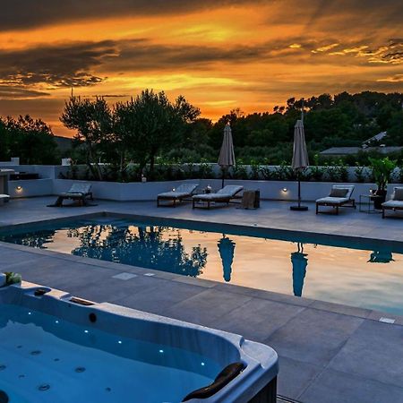 אוקרוג גורניי Luxury Villa Del Sogno With Pool, Jacuzzi, Parking מראה חיצוני תמונה