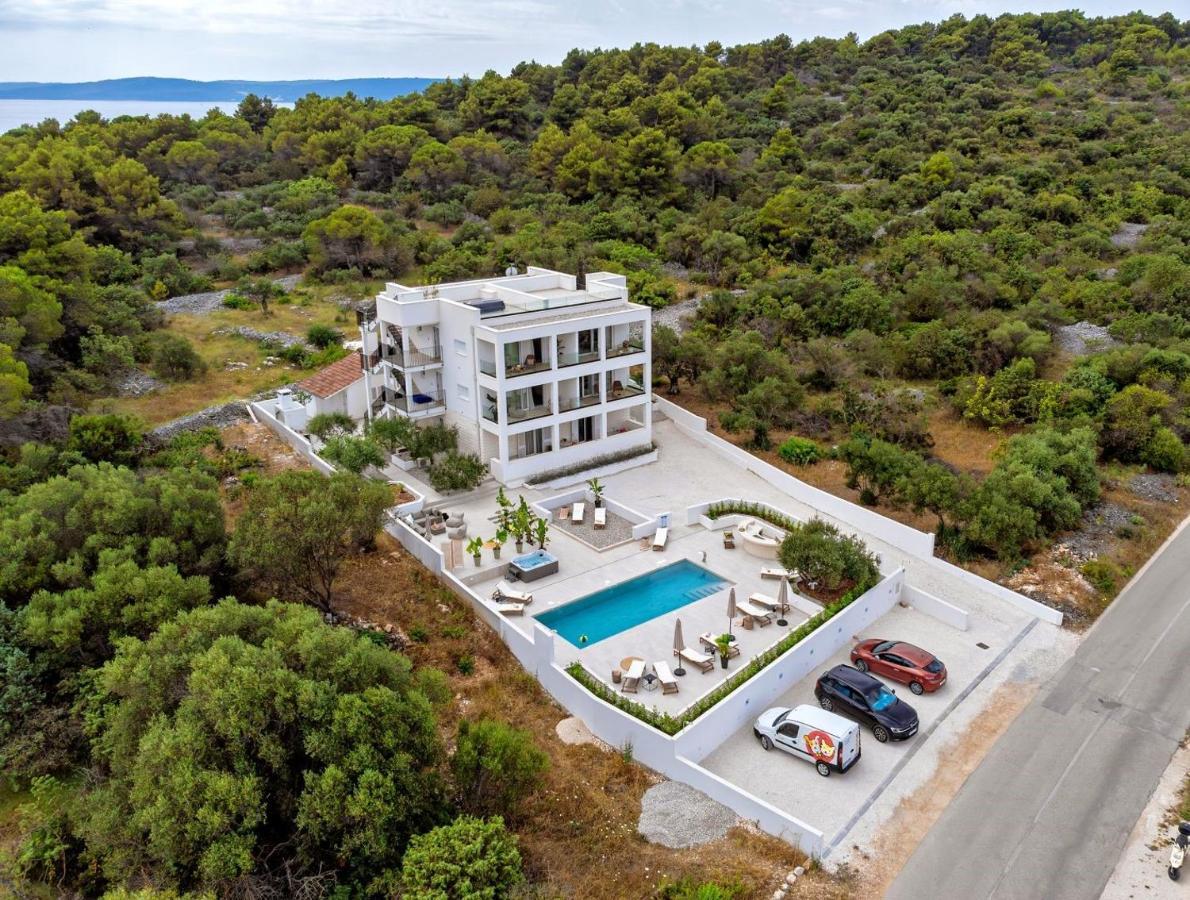 אוקרוג גורניי Luxury Villa Del Sogno With Pool, Jacuzzi, Parking מראה חיצוני תמונה