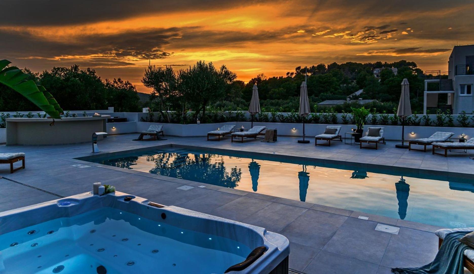 אוקרוג גורניי Luxury Villa Del Sogno With Pool, Jacuzzi, Parking מראה חיצוני תמונה