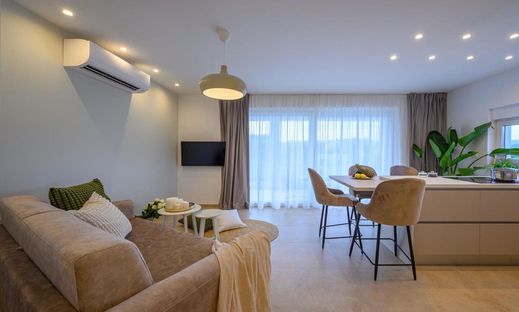 אוקרוג גורניי Luxury Villa Del Sogno With Pool, Jacuzzi, Parking מראה חיצוני תמונה