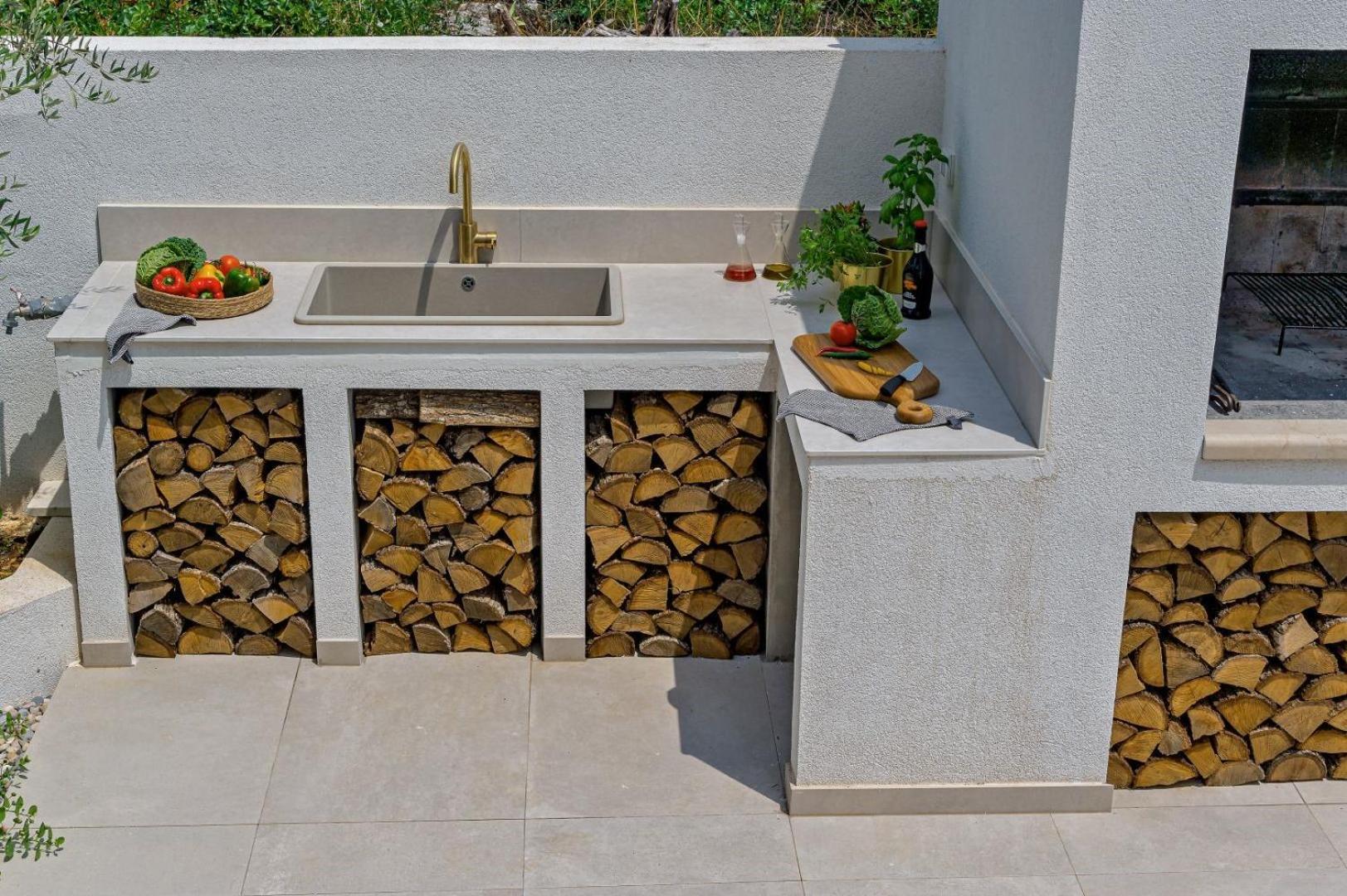 אוקרוג גורניי Luxury Villa Del Sogno With Pool, Jacuzzi, Parking מראה חיצוני תמונה