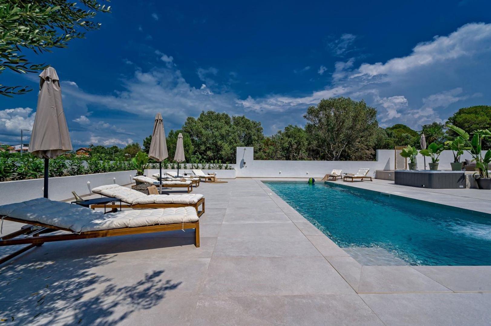 אוקרוג גורניי Luxury Villa Del Sogno With Pool, Jacuzzi, Parking מראה חיצוני תמונה