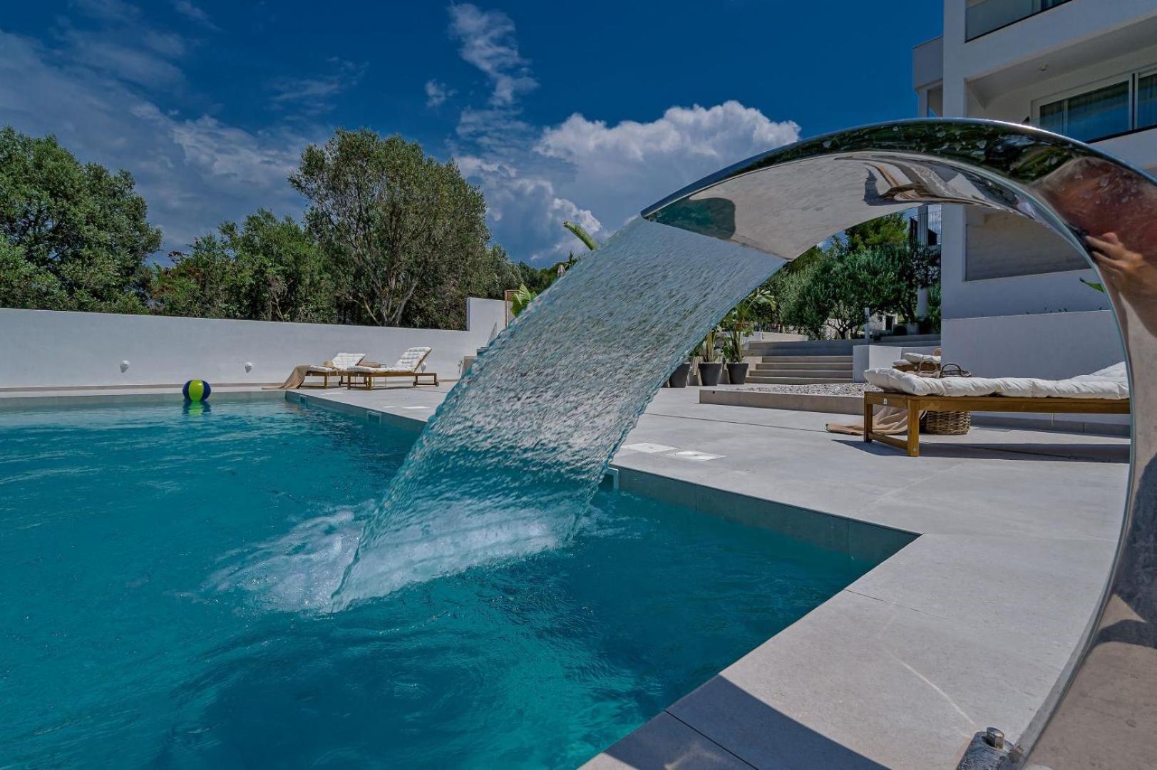 אוקרוג גורניי Luxury Villa Del Sogno With Pool, Jacuzzi, Parking מראה חיצוני תמונה