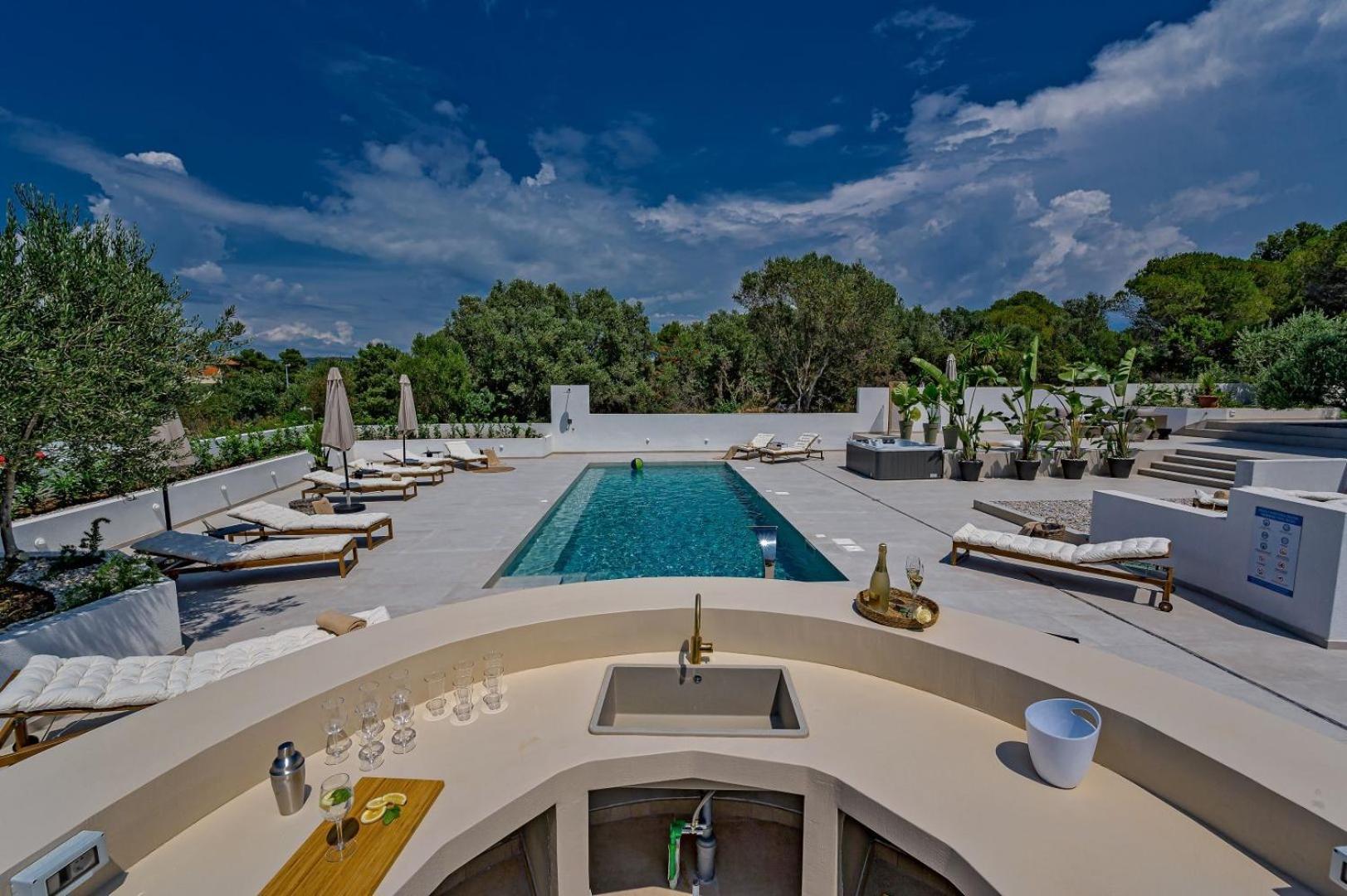 אוקרוג גורניי Luxury Villa Del Sogno With Pool, Jacuzzi, Parking מראה חיצוני תמונה
