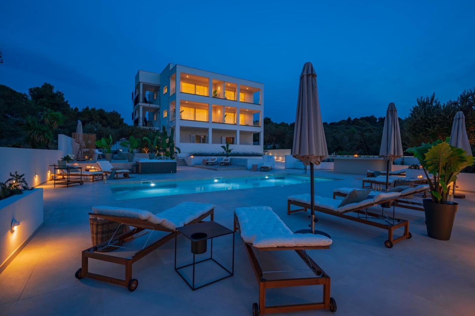 אוקרוג גורניי Luxury Villa Del Sogno With Pool, Jacuzzi, Parking מראה חיצוני תמונה